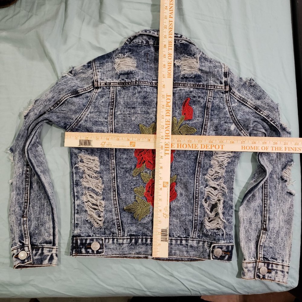 Thrill Destroyed Denim Jacket Size M - image 6